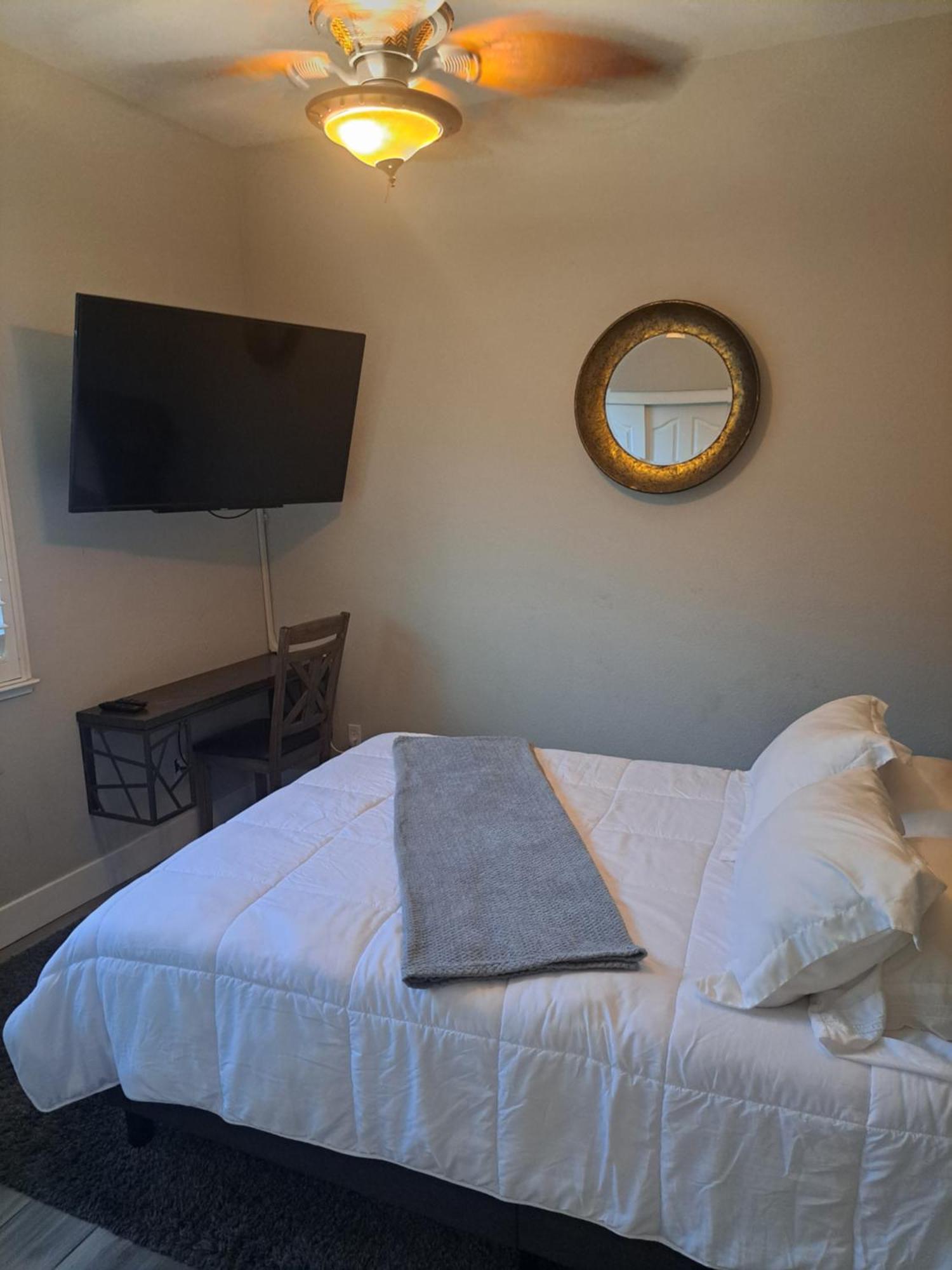Roseville Properties Экстерьер фото